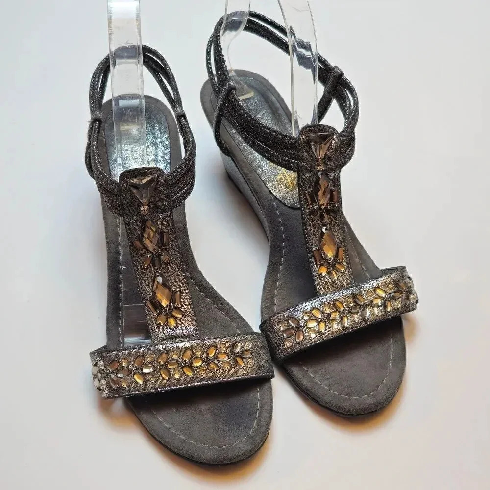 New York transit sandals